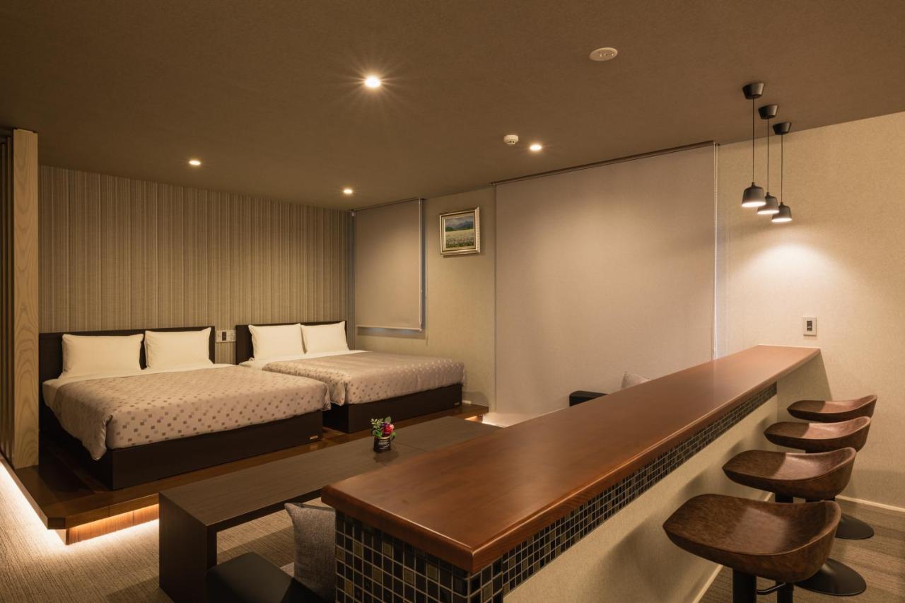 GRAND BASE Hakata Station Aparthotel Fukuoka  Bagian luar foto